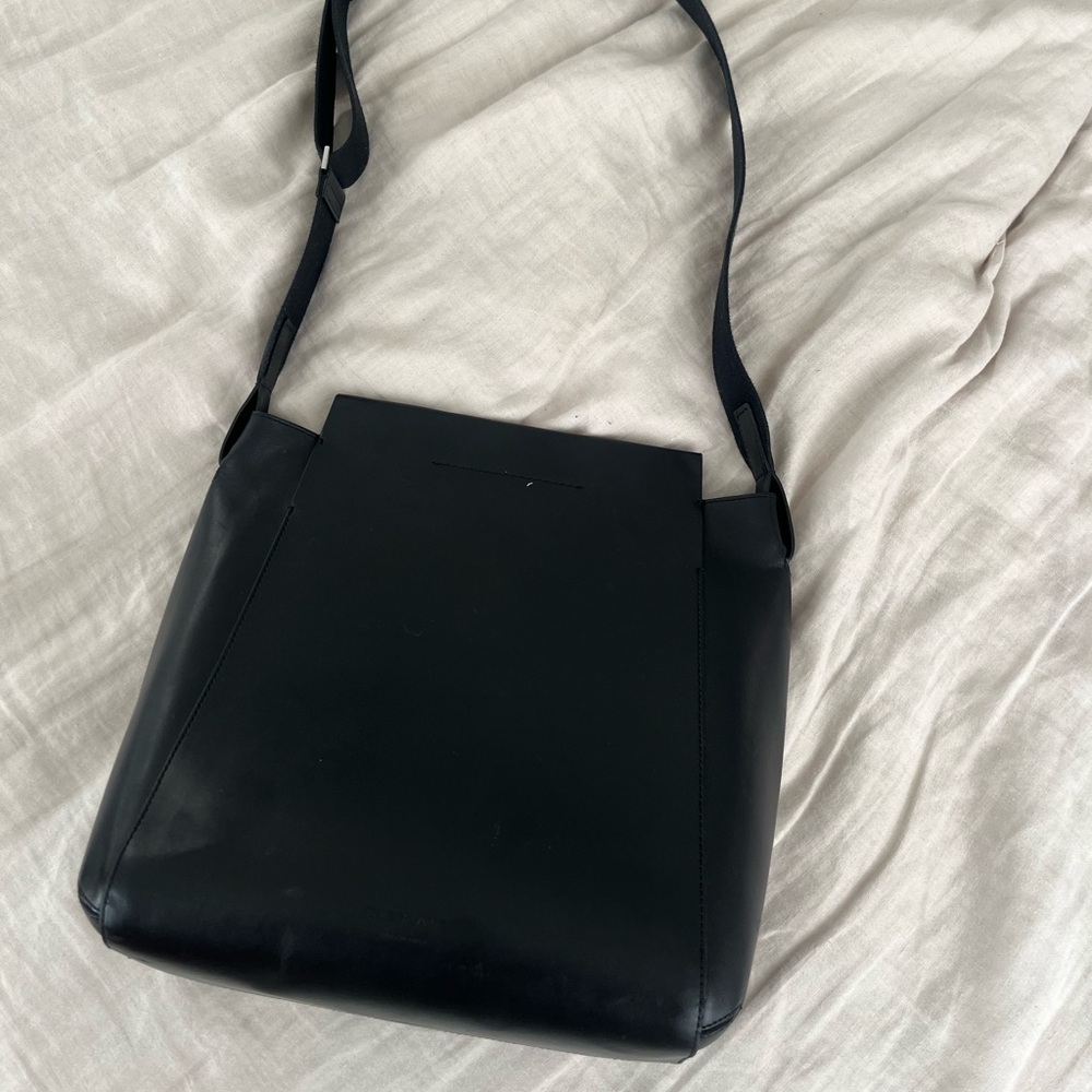 Everlane Black Leather Bucket Shoulder Bag